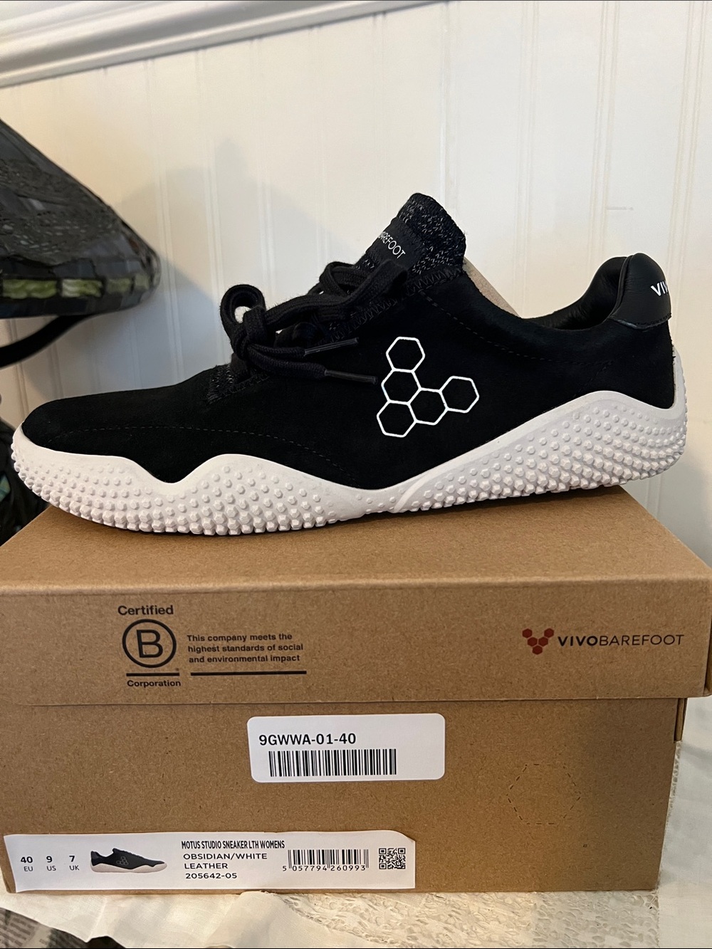 NWT Vivo Motus Studio Sneakers leather size 9